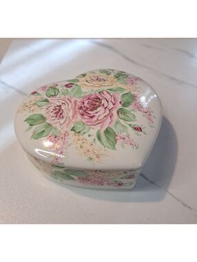 Vintage Otagiri OTC "English Rose" Heart-Shaped Porcelain Trinket Box 4"